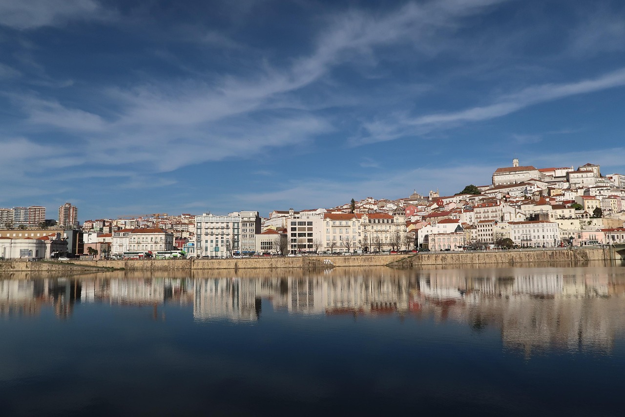 Imagem ilustra a cidade de coimbra