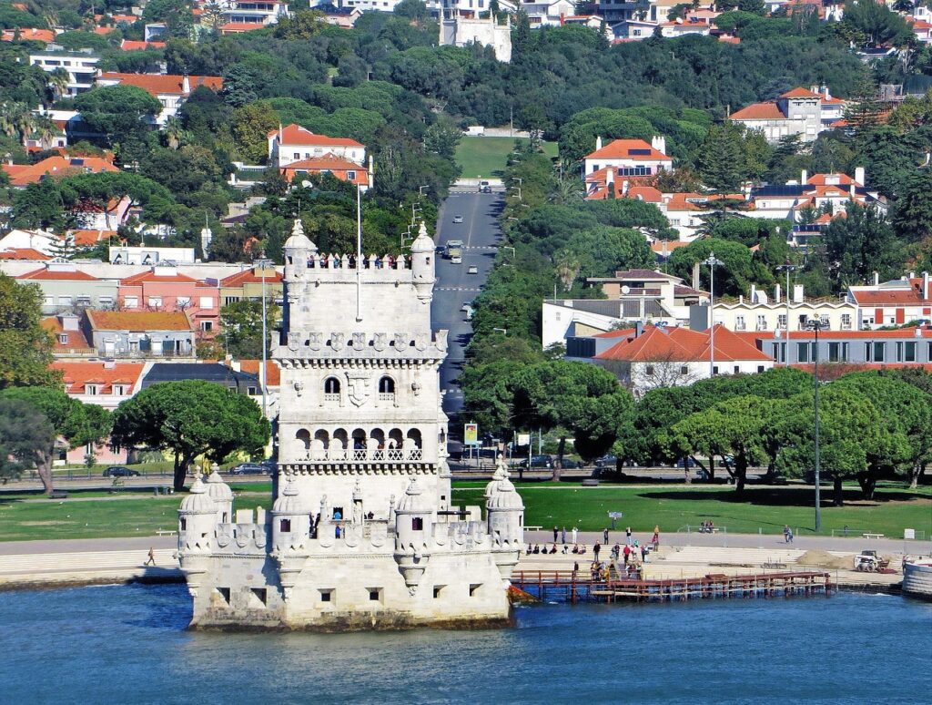 Imagem ilustra a cidade de Lisboa.