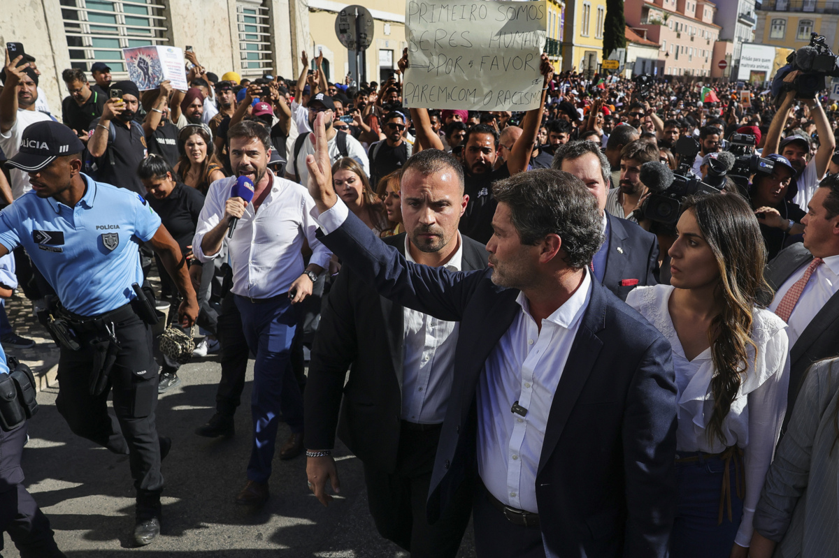 Confronto entre André Ventura e Manifestantes Imigrantes,